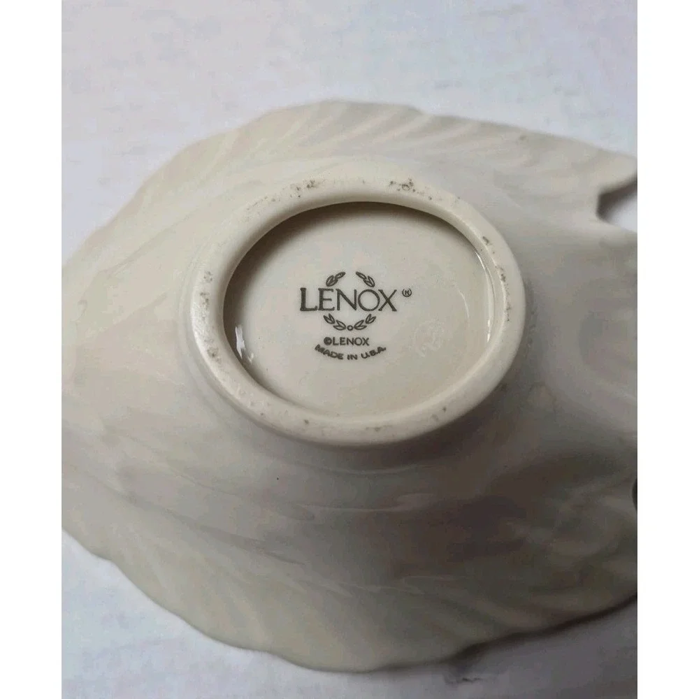 Lenox Ivory Bone China Dove Figural Bowl Gold Trim Made in USA Peace Bird‎ Candy